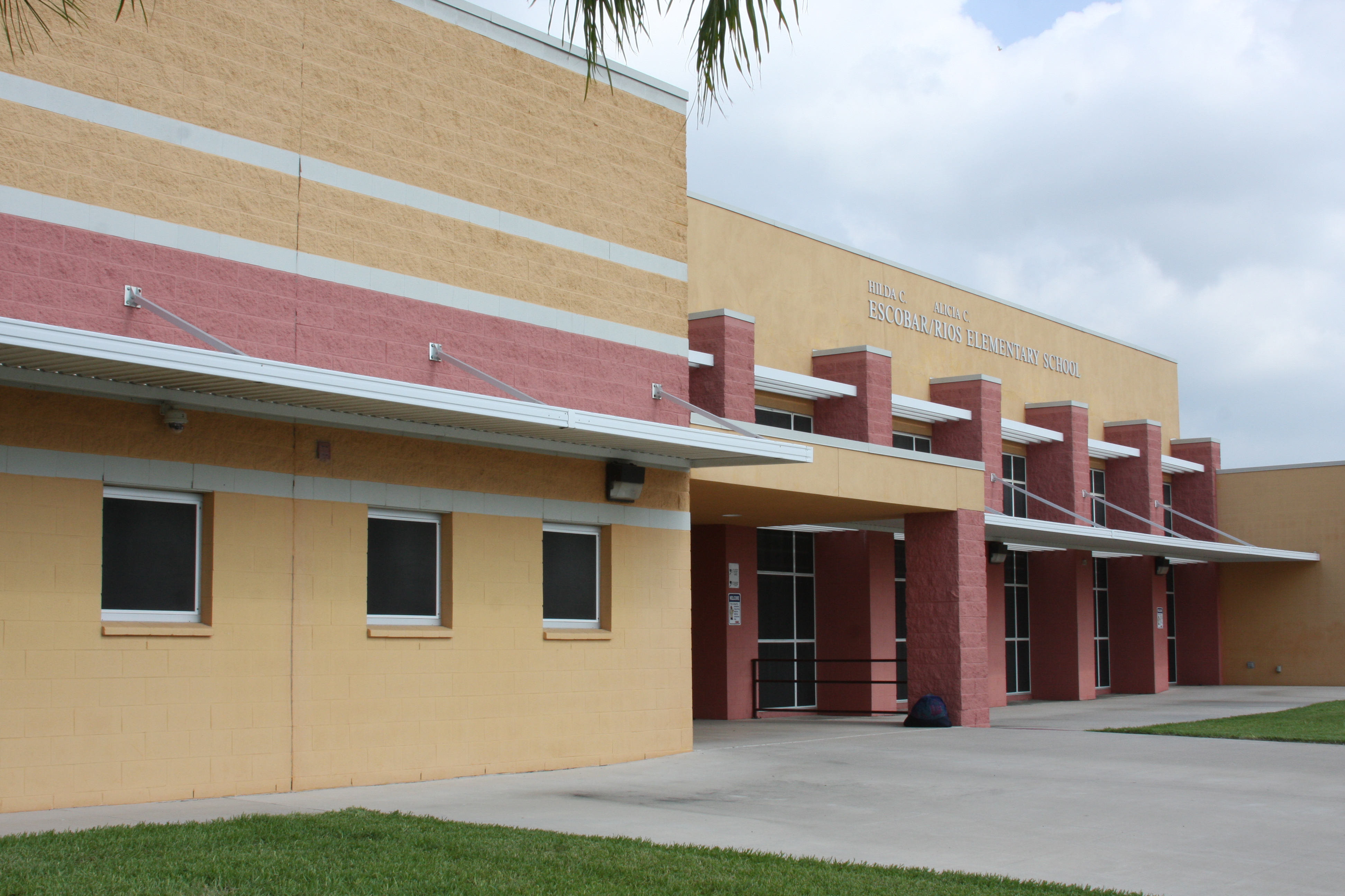 Texas Border School District Upgrades Security from Analog to IP with Milestone Video, slide 3